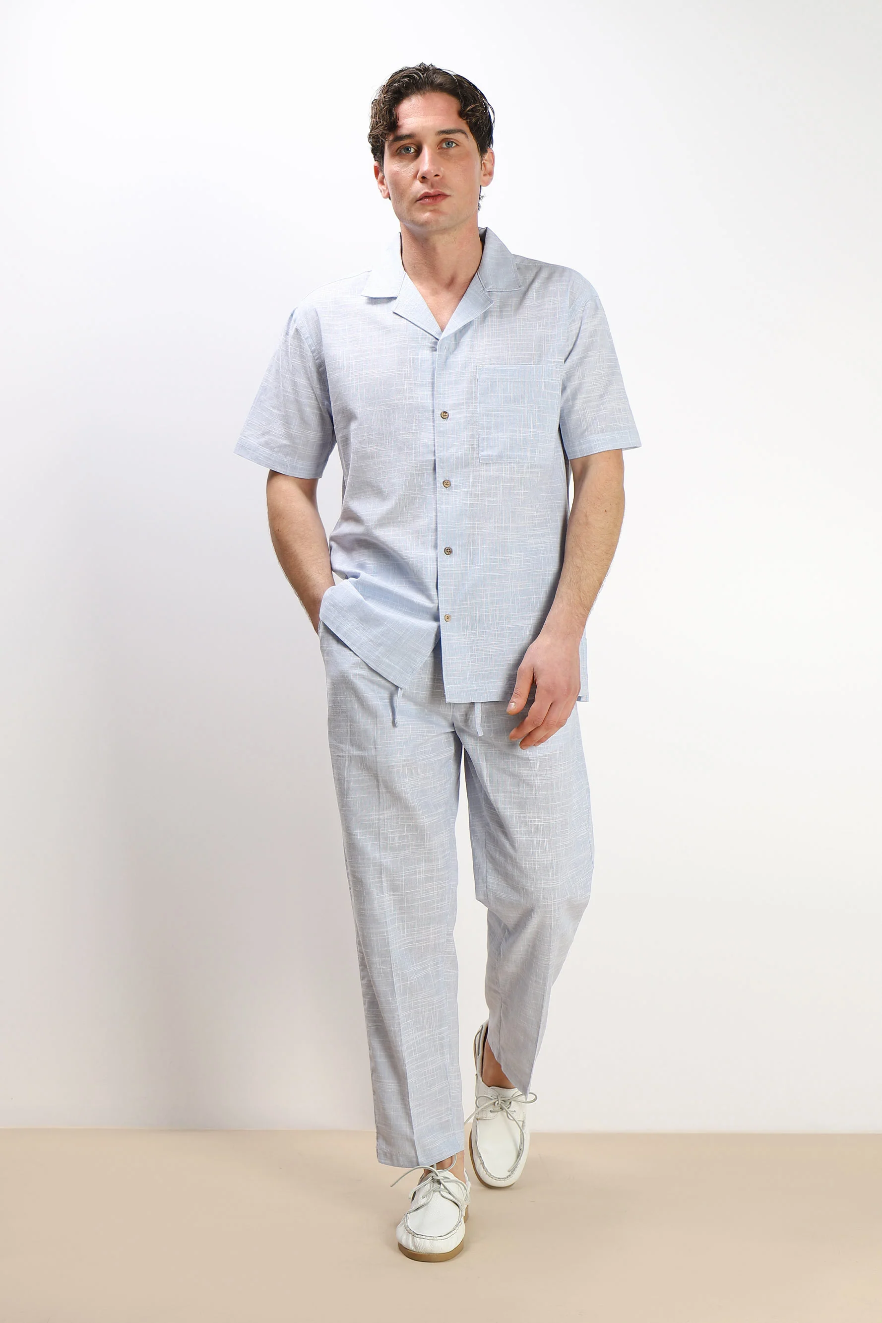 CAMICIA COLLO BOWLING MEZZA MANICA CON TASCHINO AZZURRO - Image 2